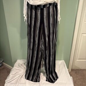 Women’s Black/White Stripe Wide-Leg elastic waist Pants size M/L